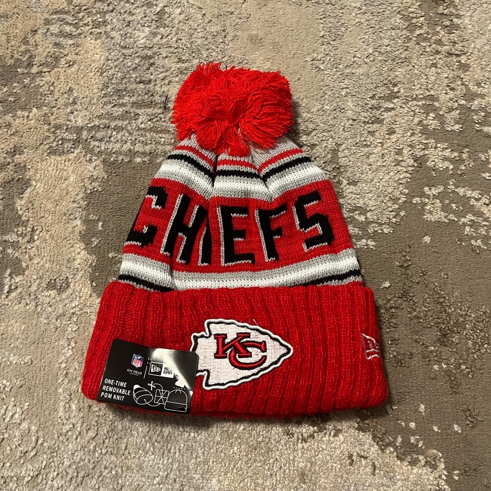 New Era Red and White Kansas City Chiefs Knit Pom Beanie NFL Football
